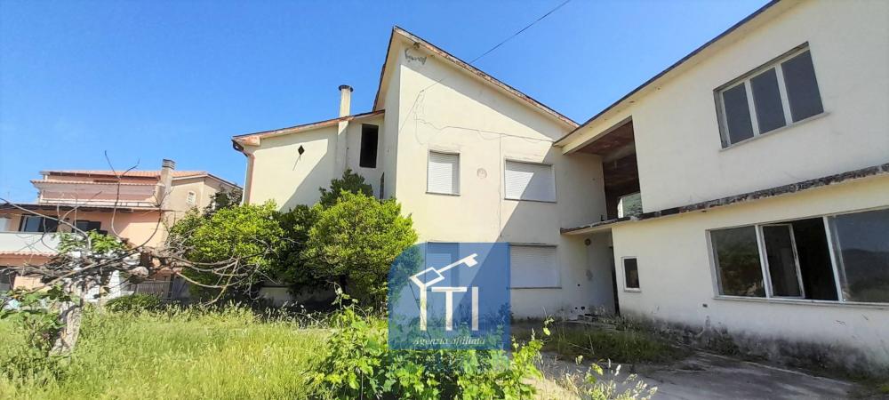 casa indipendente in vendita a Cassino