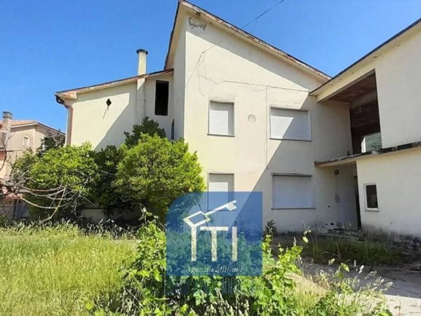 casa indipendente in vendita a Cassino