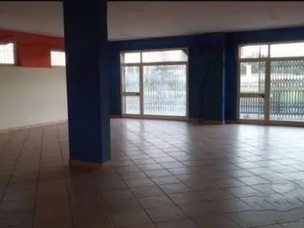 negozio in vendita a Cassino