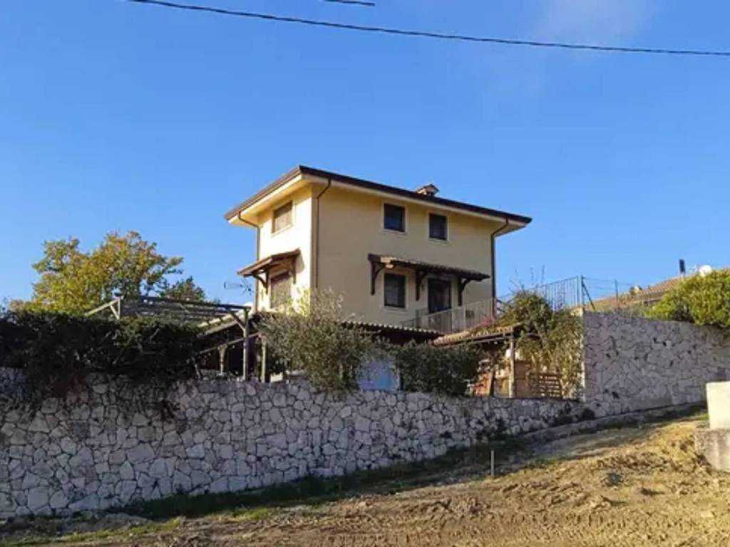 casa indipendente in vendita a Cassino in zona San Michele