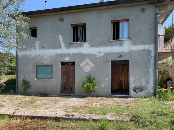 casa indipendente in vendita a Cassino