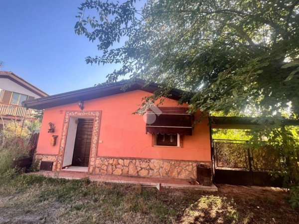 casa indipendente in vendita a Cassino in zona Sant'Angelo in Theodice