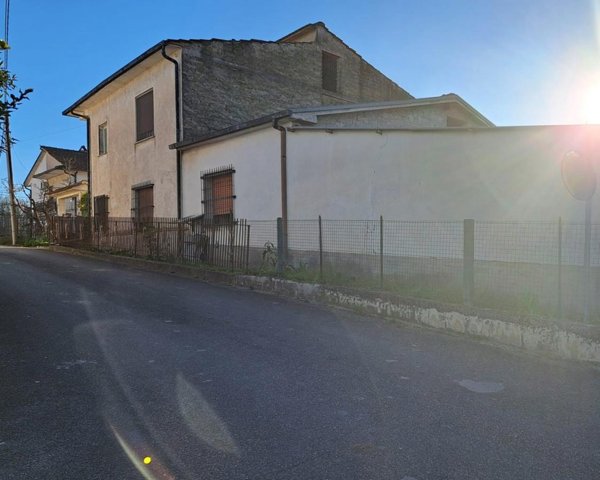 casa indipendente in vendita a Cassino in zona Sant'Angelo in Theodice
