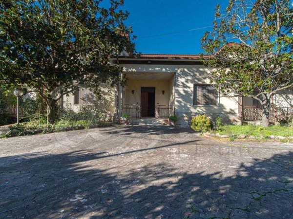 casa indipendente in vendita a Cassino