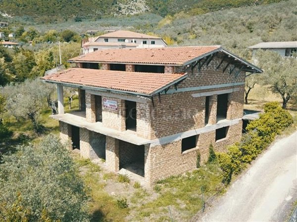 quadrivano in vendita a Cassino in zona Montecassino