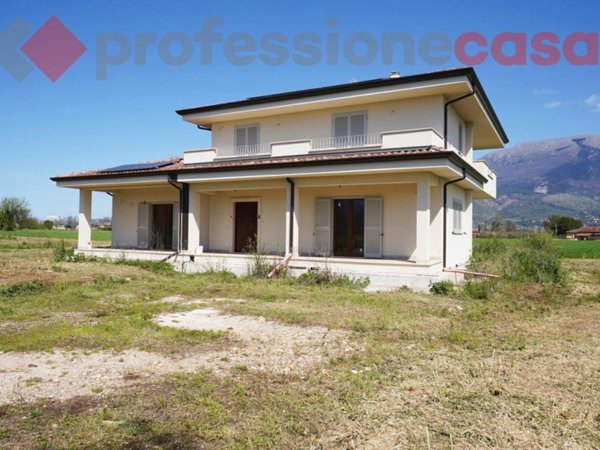 casa indipendente in vendita a Cassino