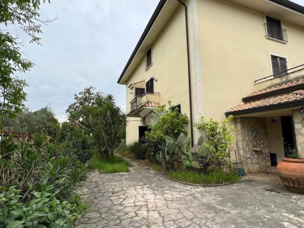 casa indipendente in vendita a Cassino