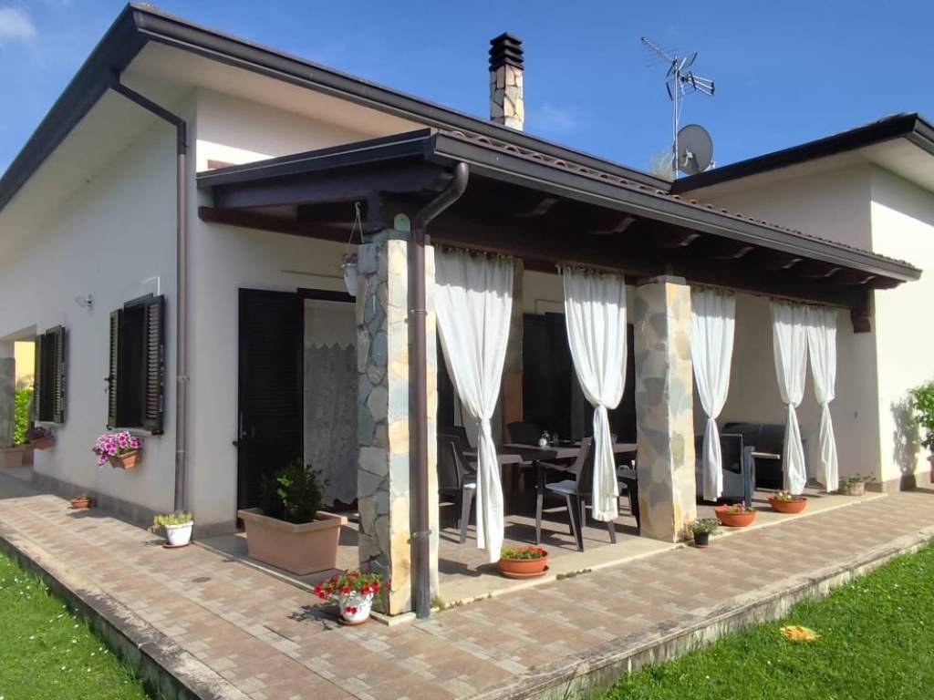 casa indipendente in vendita a Cassino
