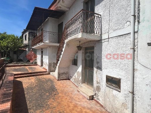 casa indipendente in vendita a Cassino in zona Caira