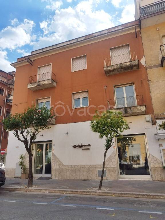 locale commerciale in vendita a Cassino