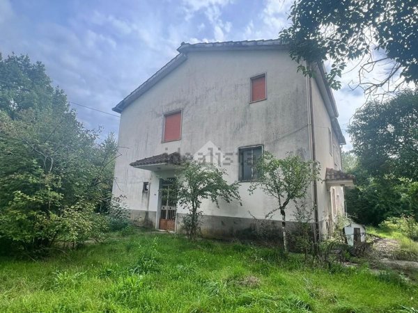 casa indipendente in vendita a Cassino