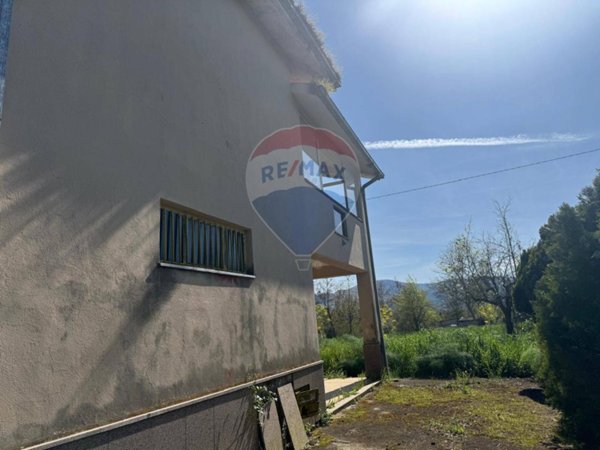 casa indipendente in vendita a Cassino in zona Sant'Angelo in Theodice