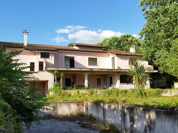 casa indipendente in vendita a Cassino in zona San Pasquale