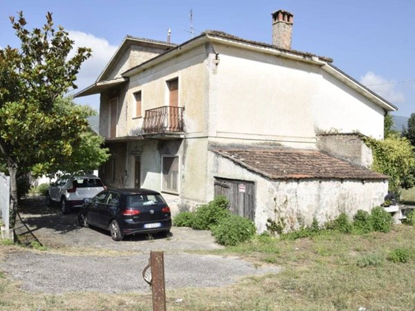 casa indipendente in vendita a Cassino