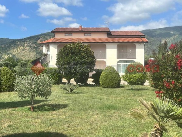 casa indipendente in vendita a Cassino