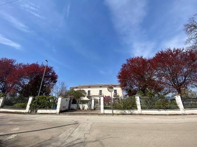 casa indipendente in vendita a Cassino