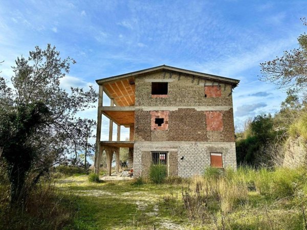 casa indipendente in vendita a Cassino