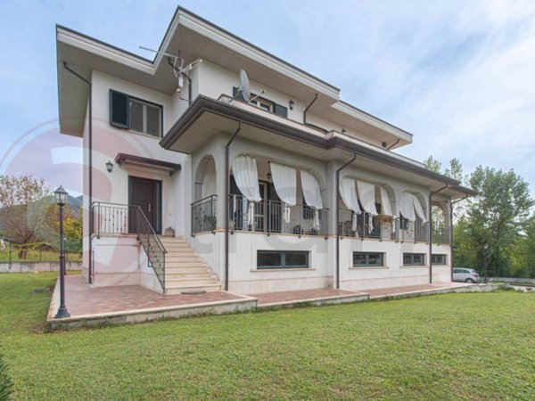 casa indipendente in vendita a Cassino