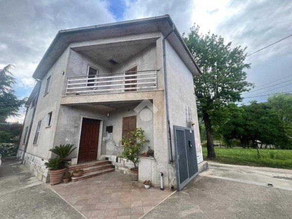 casa indipendente in vendita a Cassino