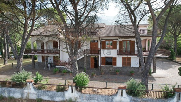 casa indipendente in vendita a Cassino in zona Sant'Antonino
