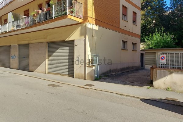 negozio in vendita a Cassino