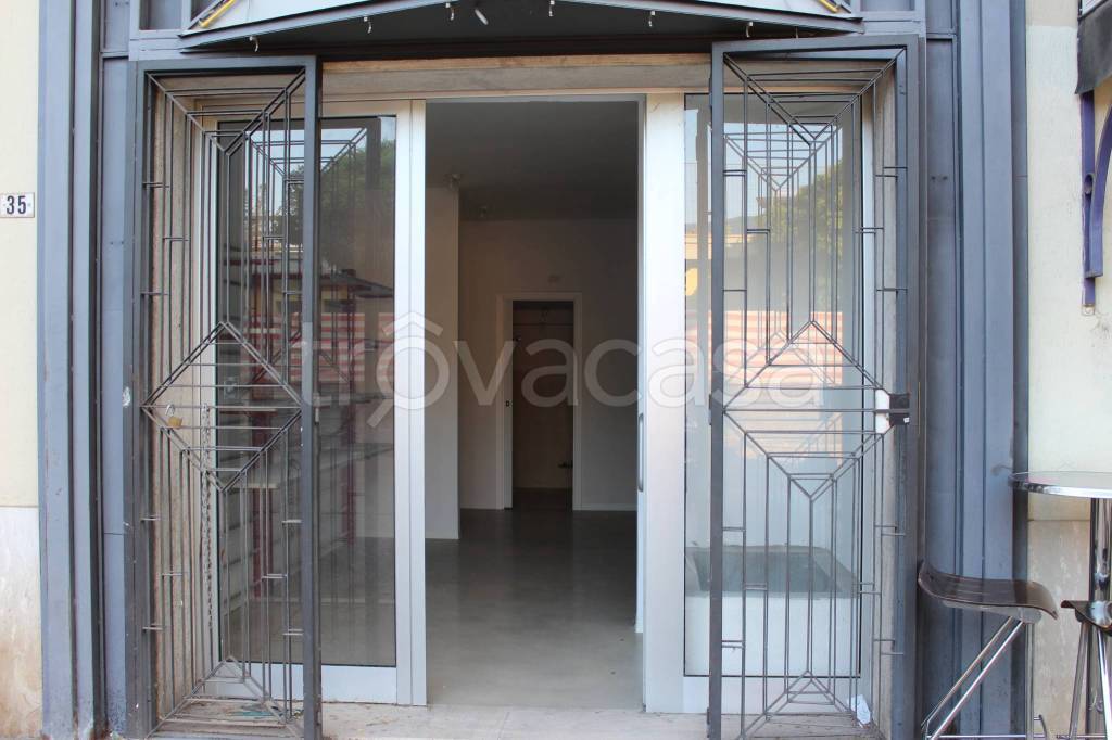 negozio in vendita a Cassino