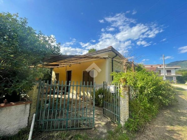 casa indipendente in vendita a Cassino
