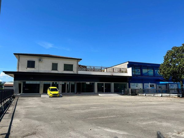 negozio in vendita a Cassino