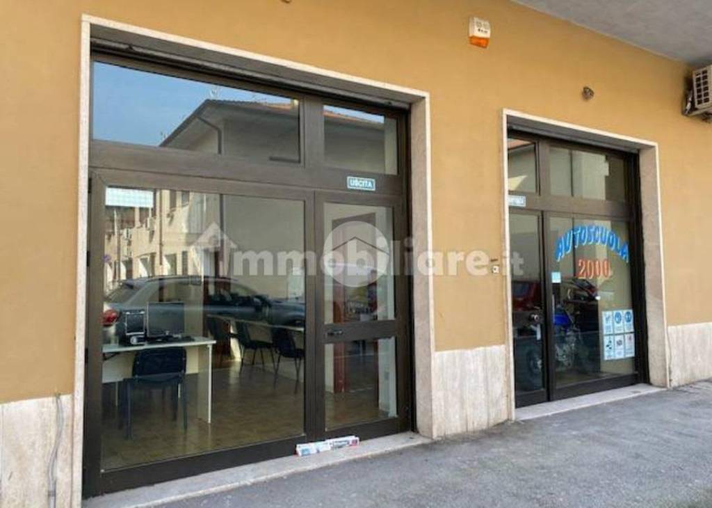 negozio in vendita a Cassino