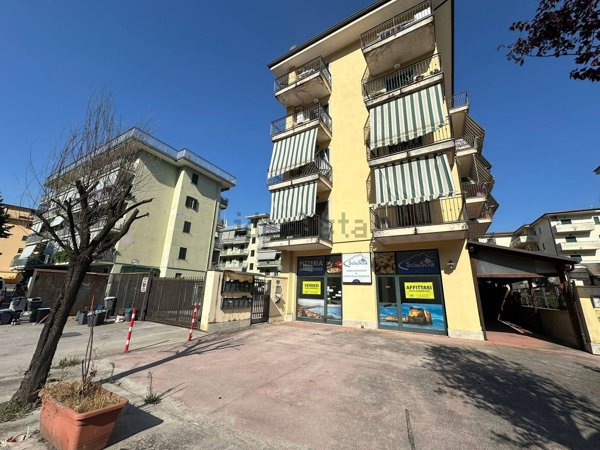 locale commerciale in vendita a Cassino