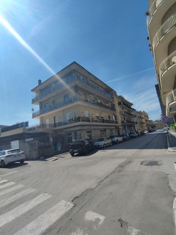 locale commerciale in vendita a Cassino