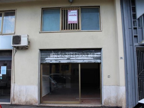 locale commerciale in vendita a Cassino