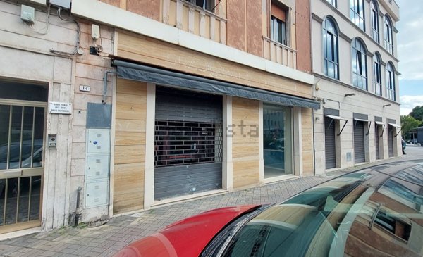 locale commerciale in vendita a Cassino