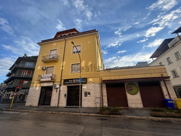 locale commerciale in vendita a Cassino