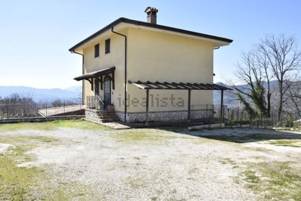 casa indipendente in vendita a Cassino