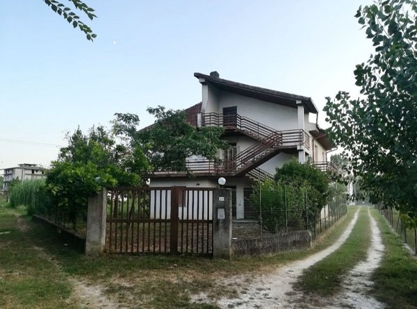 casa indipendente in vendita a Cassino