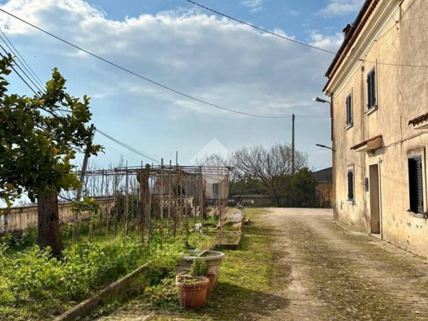 casa indipendente in vendita a Cassino