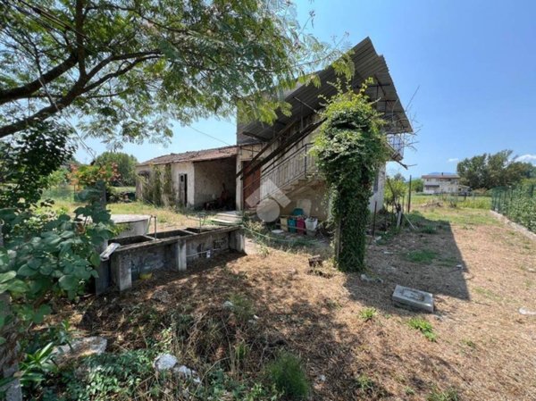casa indipendente in vendita a Cassino