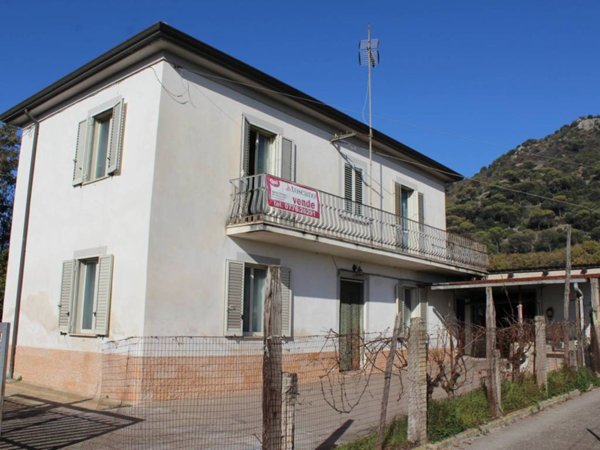 casa indipendente in vendita a Cassino