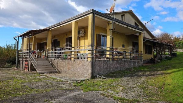 casa indipendente in vendita a Cassino