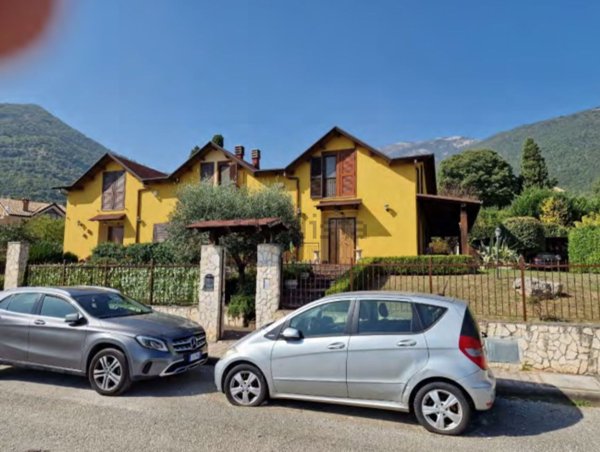 casa indipendente in vendita a Cassino in zona Caira