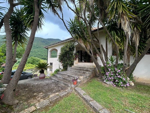 casa indipendente in vendita a Cassino in zona Caira
