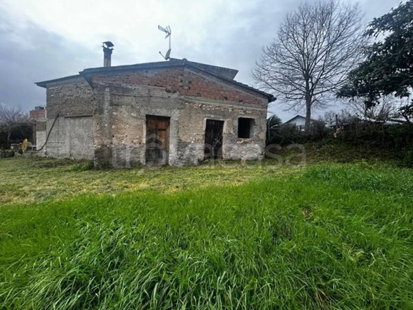 casa indipendente in vendita a Cassino in zona San Pasquale