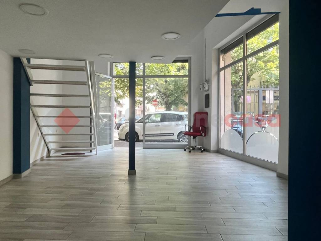 negozio in vendita a Cassino