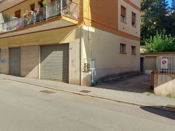 negozio in vendita a Cassino