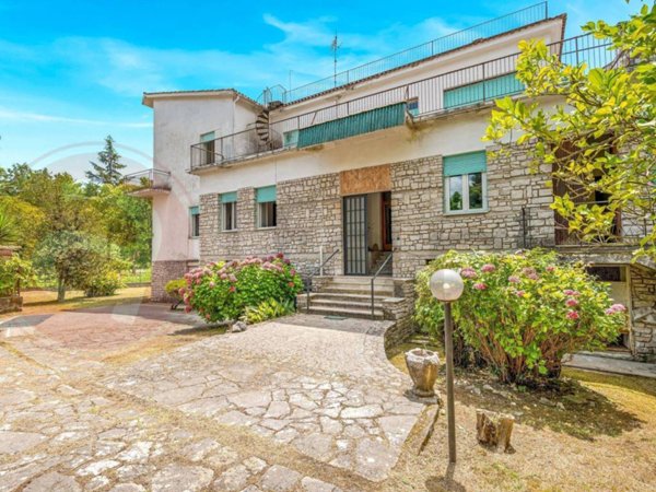 casa indipendente in vendita a Cassino