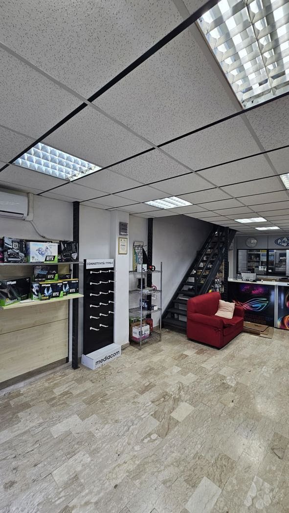 locale commerciale in vendita a Cassino