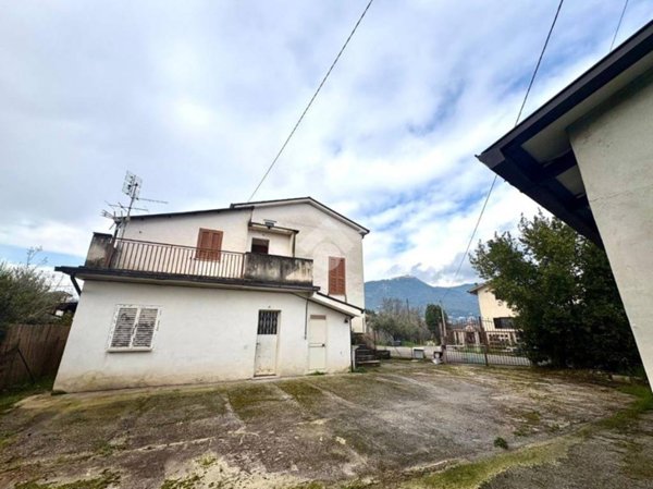 casa indipendente in vendita a Cassino