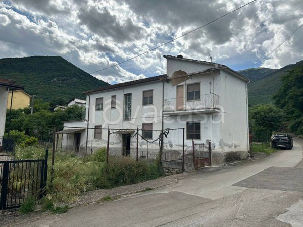 casa indipendente in vendita a Cassino in zona Caira