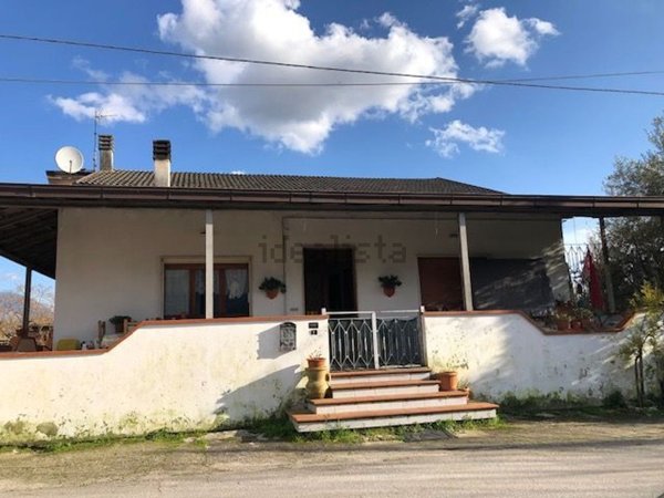 casa indipendente in vendita a Cassino in zona San Pasquale